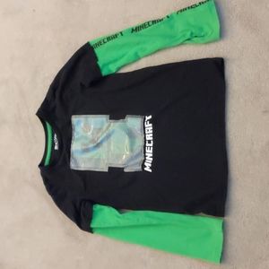 Minecraft long sleeved t-shirt size small 6/7